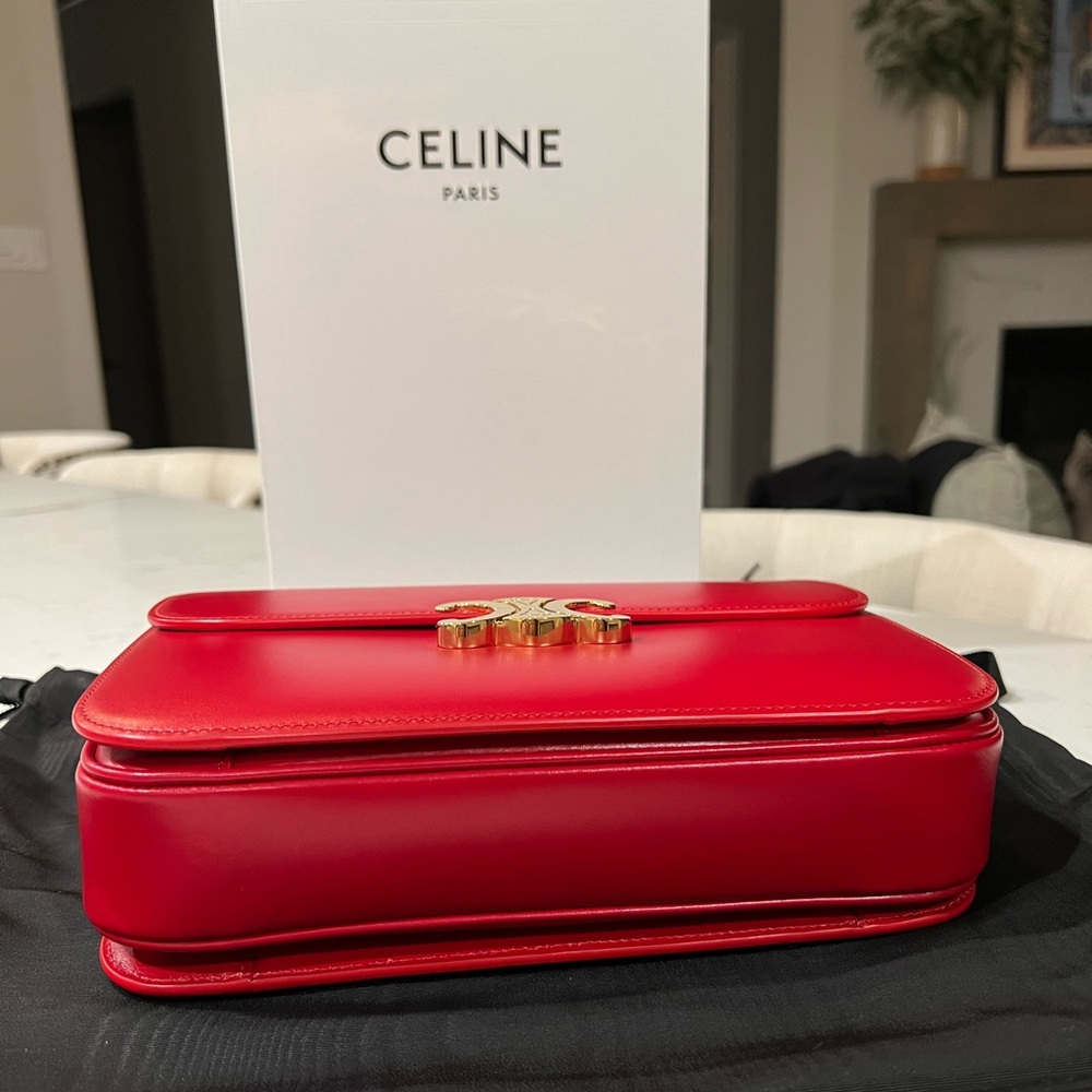 Celine LARGE TRIOMPHE BAG IN SHINY CALFSKIN
RED - Picture 3 of 12